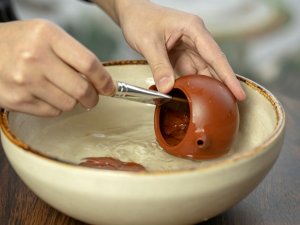 紫砂壶开壶用什么茶叶比较好？选茶逻辑与避坑指南