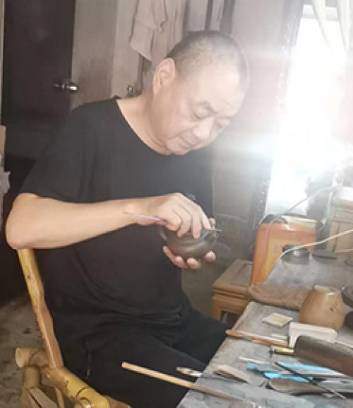 储新强 储新强