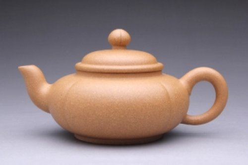含苞(原矿黄龙山本绿)紫砂壶