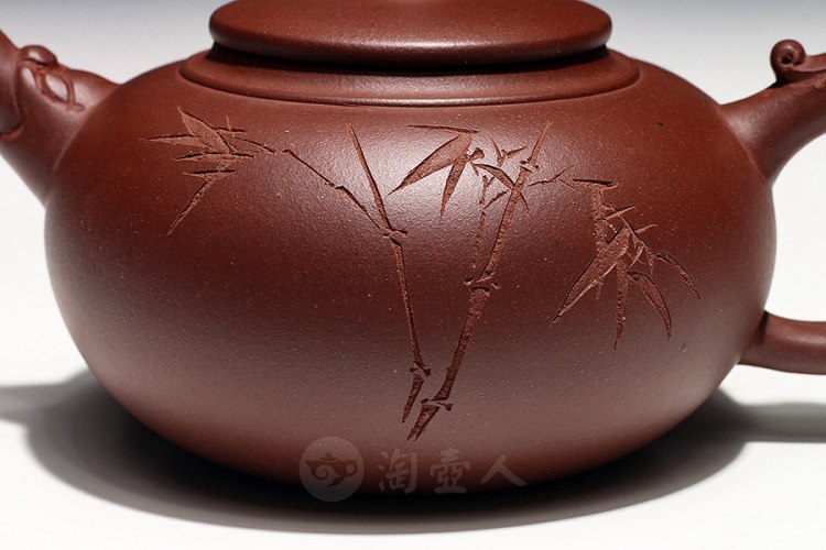 反面陶刻"云暖采茶忙,品茗过南溪,侧钤"甲午昌鸿书.