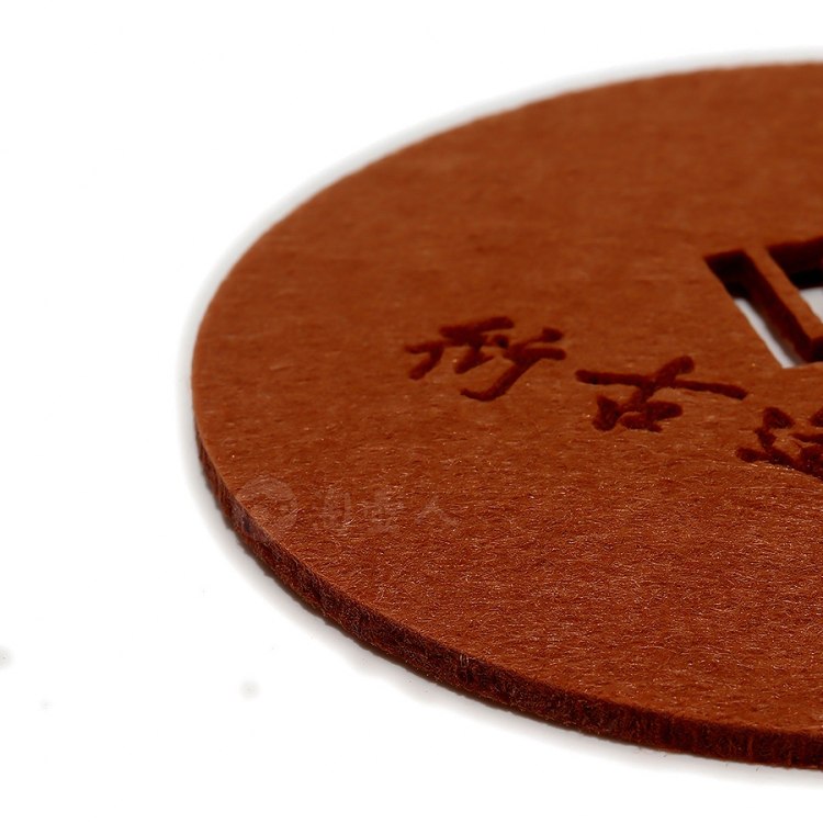 民间艺人制《毛毡茶杯垫养壶垫》