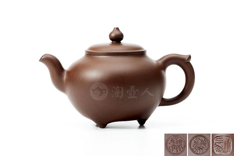 施小马制《三足传炉壶》