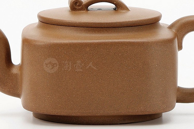 高振宇制玉琮壶