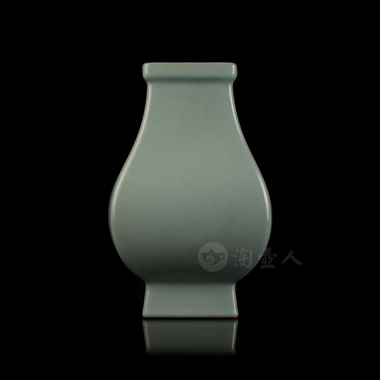 张涛制仿古方瓶
