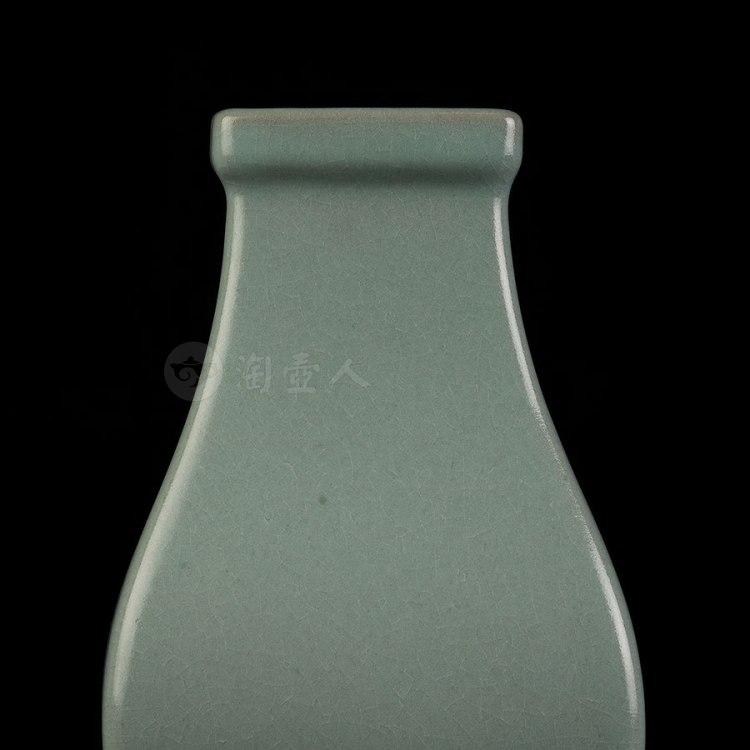 张涛制仿古方瓶