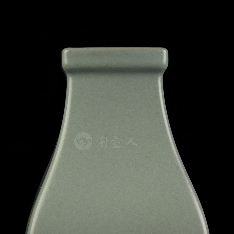 张涛制仿古方瓶