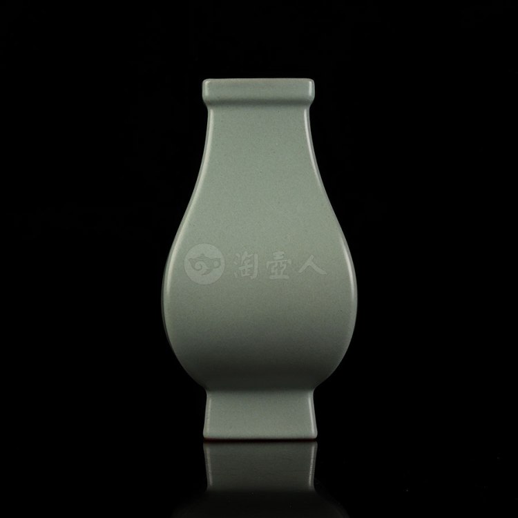 张涛制仿古方瓶