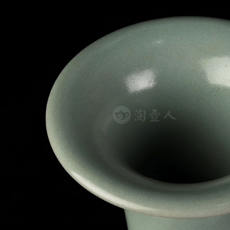 张涛制静女瓶