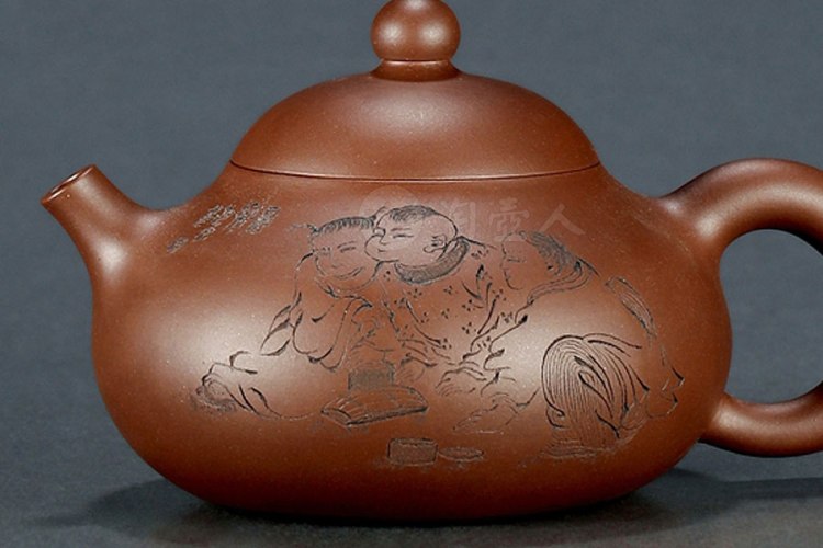 顾绍培制何忍群刻紫泥妙泉壶