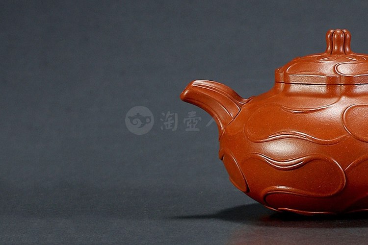 李涵鸣制降坡泥风卷葵壶