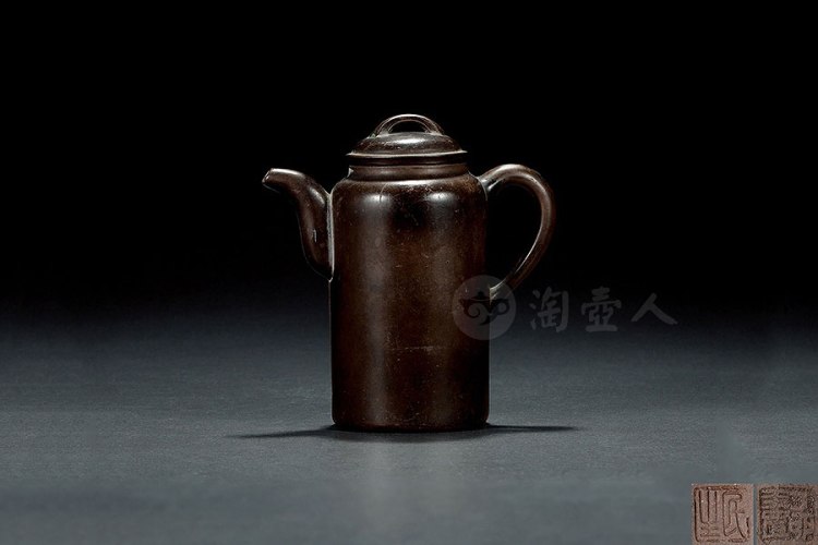 冯桂林制紫泥汲直壶