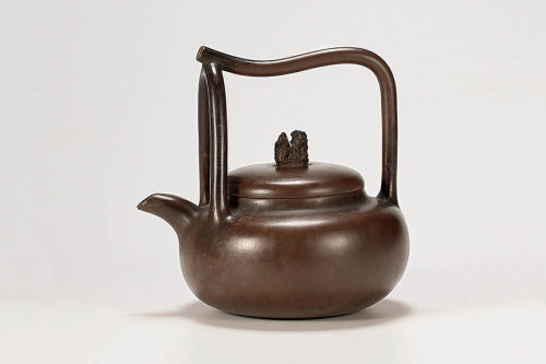 杨彭年制《太湖石钮三叉提梁壶》