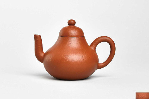 清乾隆 陆思亭 厚胎朱泥梨型壶