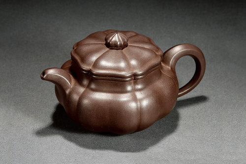 汪宝根制《紫泥葵仿古壶》