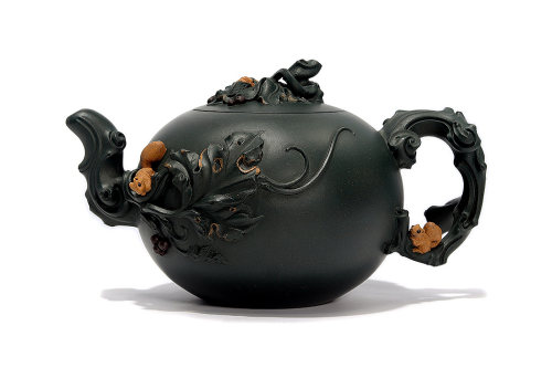 潘子龙全手工制《松鼠葡萄壶(木言陶刻)》