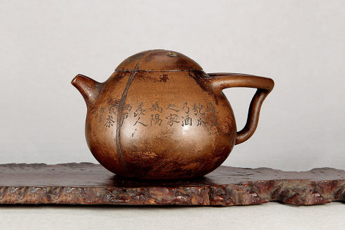 何心舟制梅调鼎刻《紫泥椰瓢壶·玉成窑》